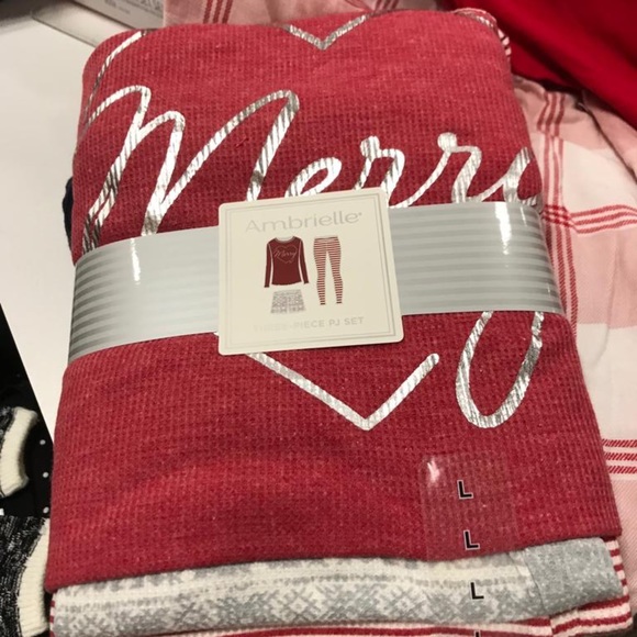 AMBRIELLE PIJAMA SET ( CHRISTMAS COLLECTION, COMES WITH 2 PANTS , LONG AND SHORT - Picture 13 of 13